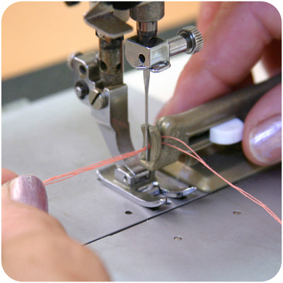 Enhebrador de Agujas Máquina de Coser 'Ez-In'